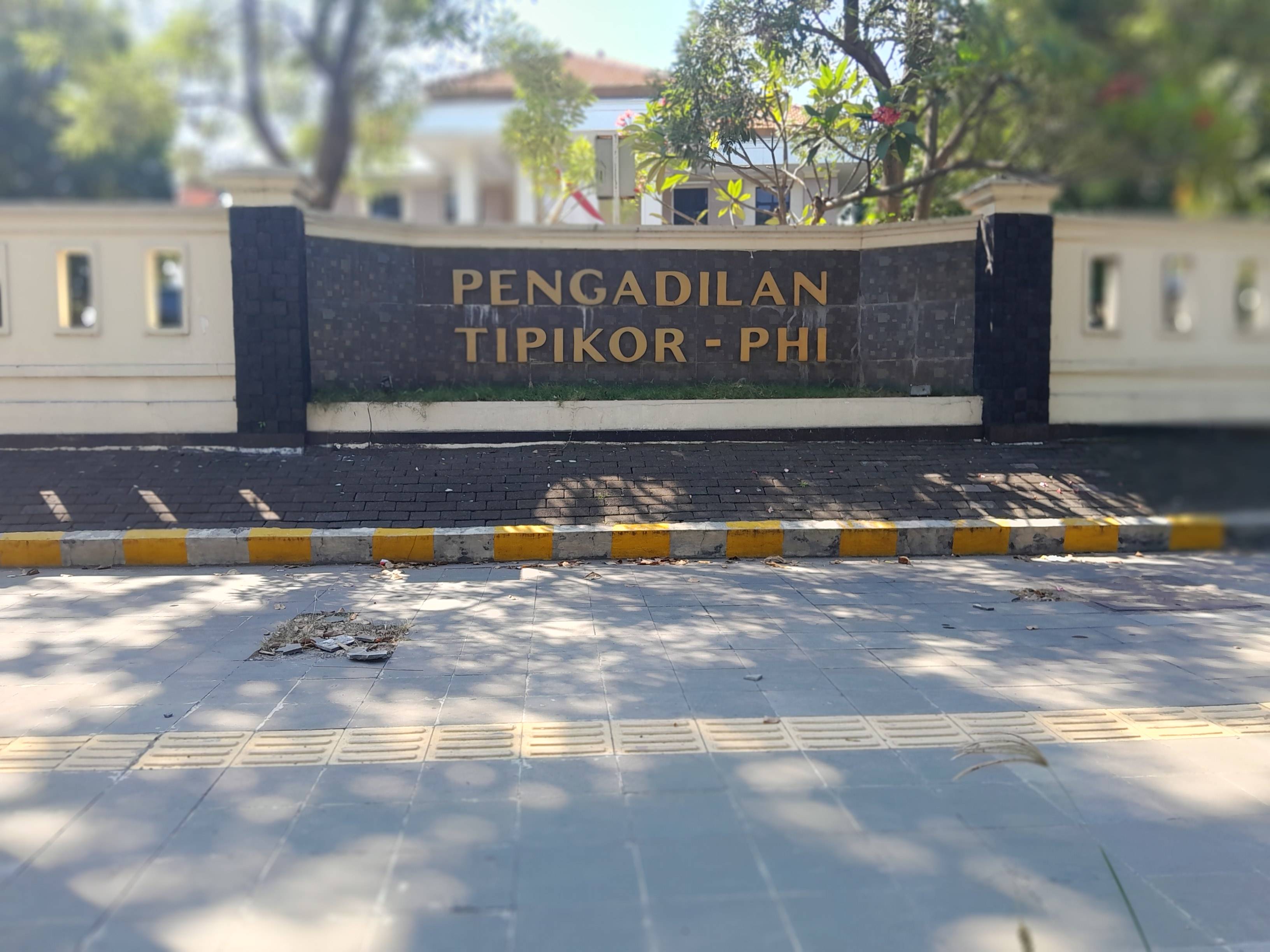 Setelah Empat Kades Divonis, Sri Setyopertiwi (Ning Tiwi) Dituntut 6 Tahun dan Uang Pengganti Rp770 Juta